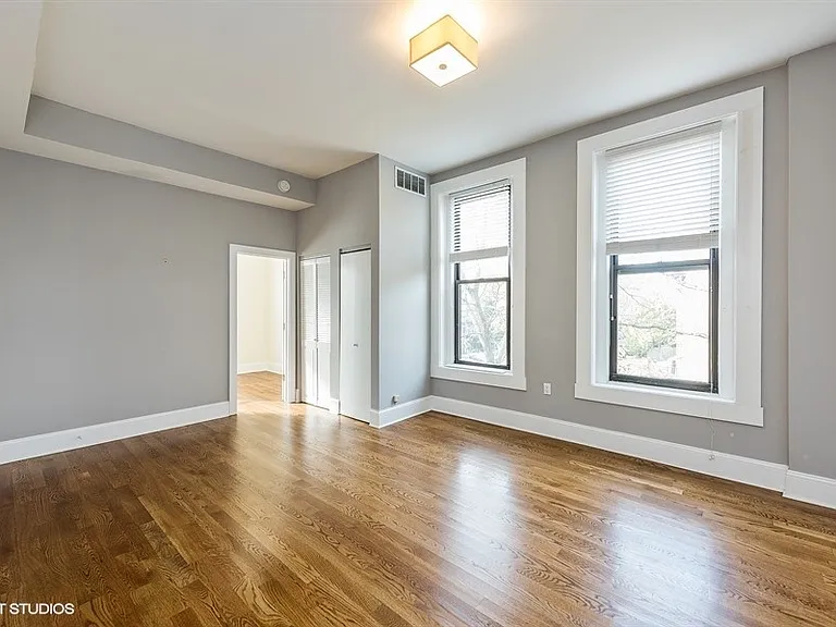 1858 W Huron St #2F — Photo 3