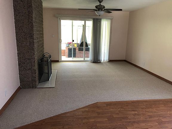 Cozy Family Room w/ Sunroom Access