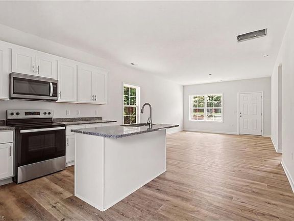 3rd image of 4039 Shamel St