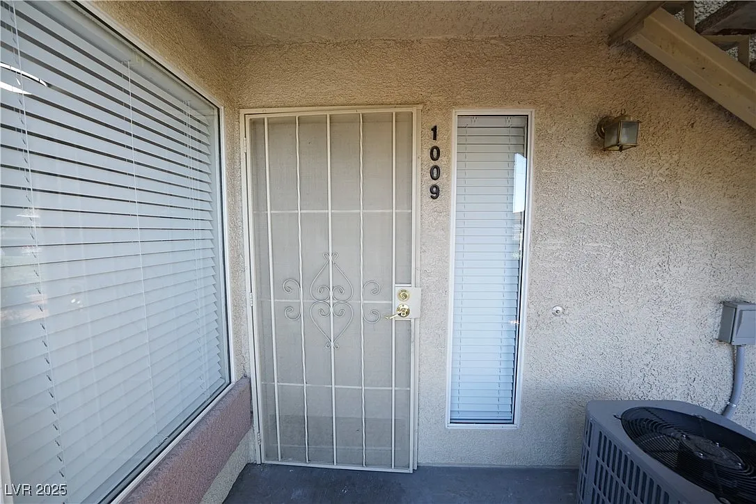 1 bed, 1.0 bath, 695 sqft, $1,095 — Photo 3