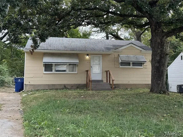 4214 Marlin Dr, Saint Louis, MO 63121