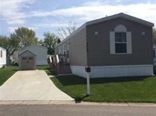 2442 Briarwood Ln, Sycamore, IL 60178