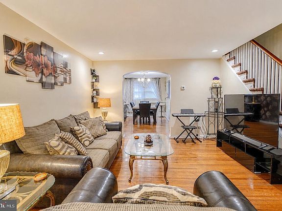5th image of 4218 Passmore St