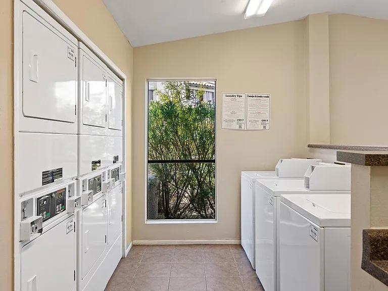 Cabrillo Apartments — Photo 22