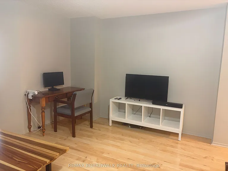 1025 Grenon Ave #210 — Photo 36