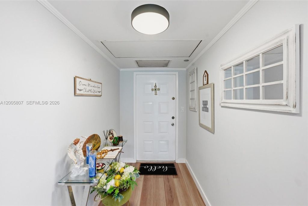 625 Oaks Dr APT 304, photo 3