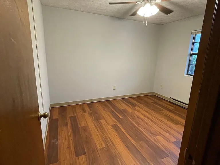 407 W Main St — Photo 8