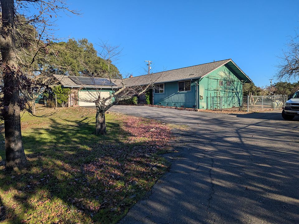 Front of house and driveway