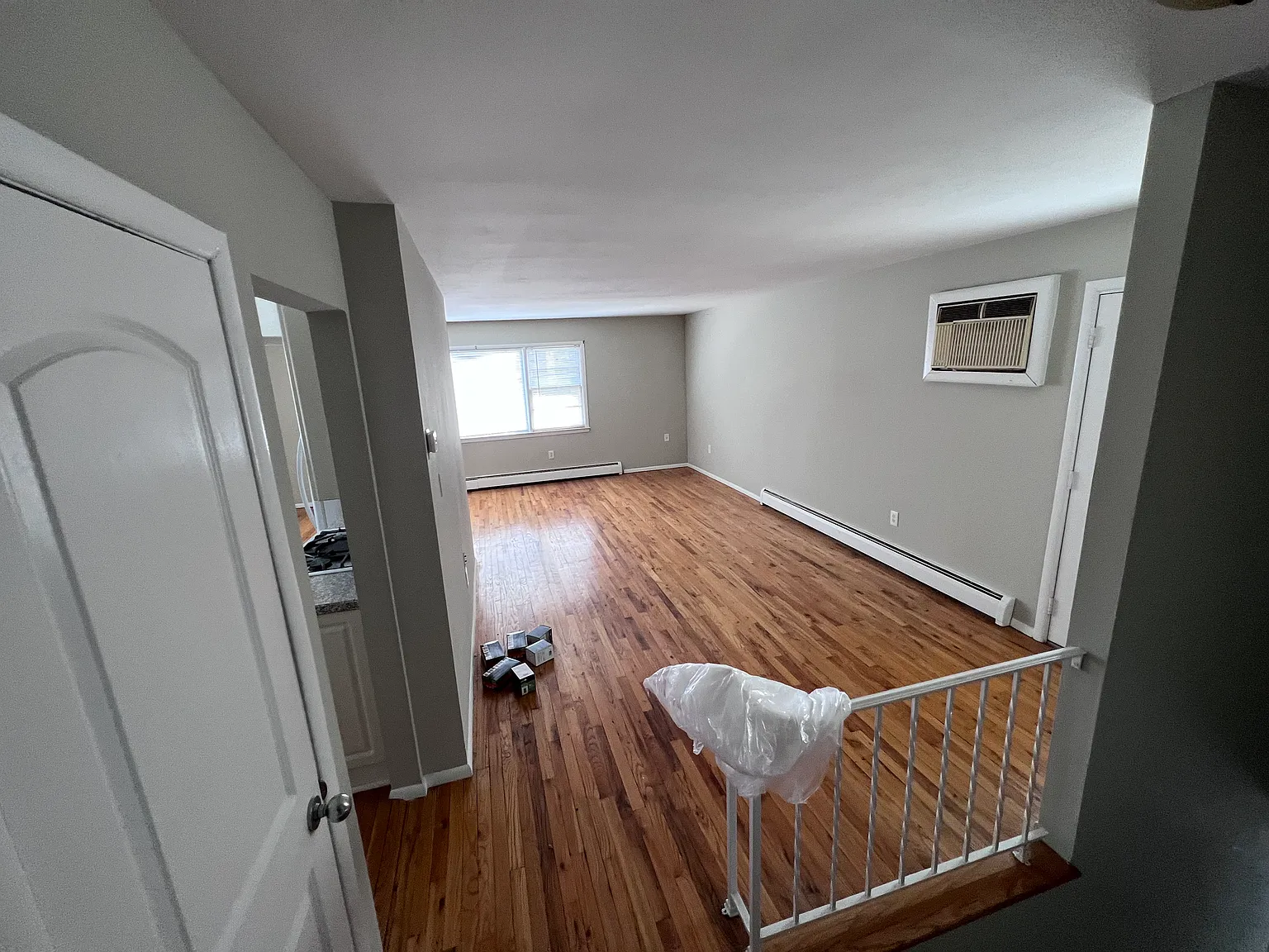3 bed, 1.5 bath, $3,000 — Photo 3