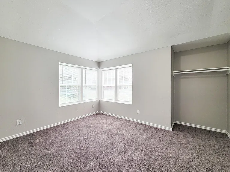 15814 Murrelet Ct — Photo 32