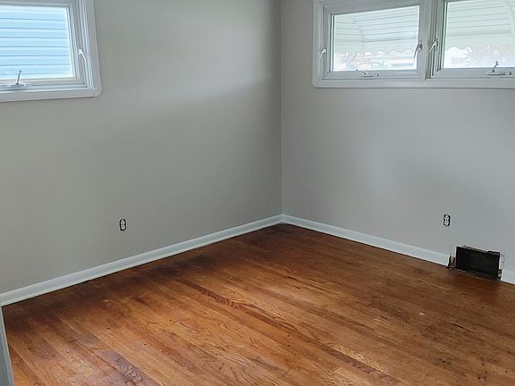 5th image of 6053 Mercer Dr