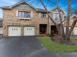 103 Country Club Dr, Bloomingdale, IL 60108