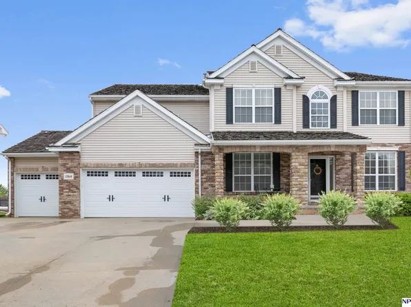 17614 Harney St, Omaha, NE 68118