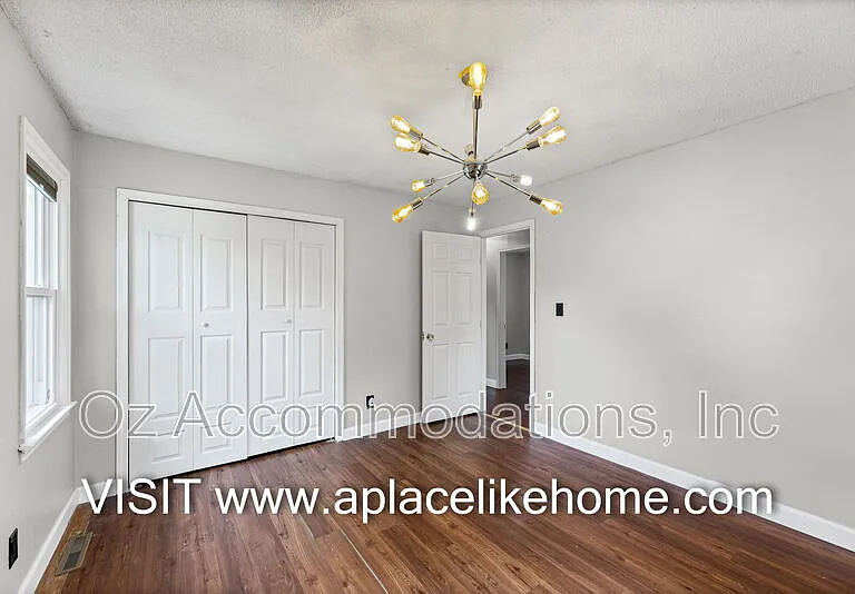8201 E 110th St — Photo 21