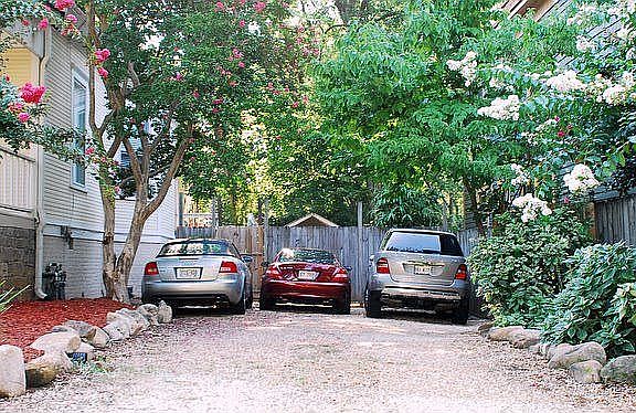 Driveway for 3 cars