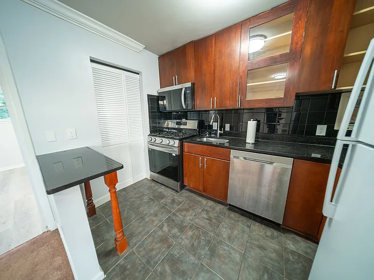 7328 Lee Hwy #203 — Photo 22