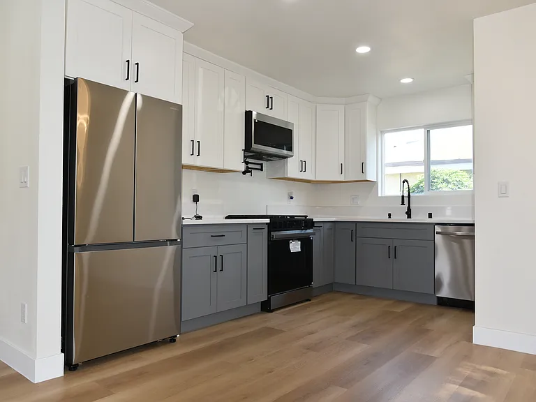 4078 Douglass Ave — Photo 7