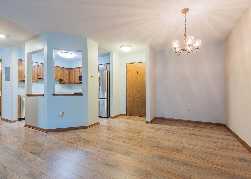 1st image of 1011 41st Ave NE APT 309