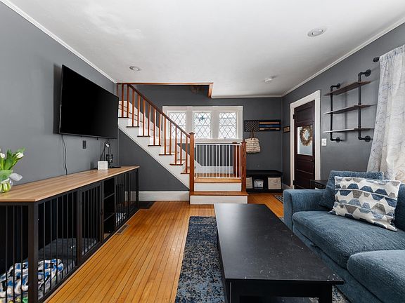 4th image of 22 Belknap Street