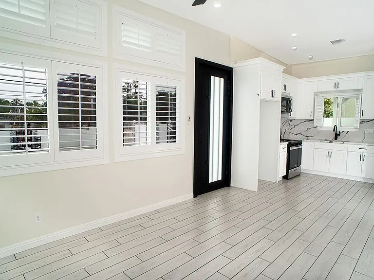 13310 Glenoaks Blvd — Photo 9