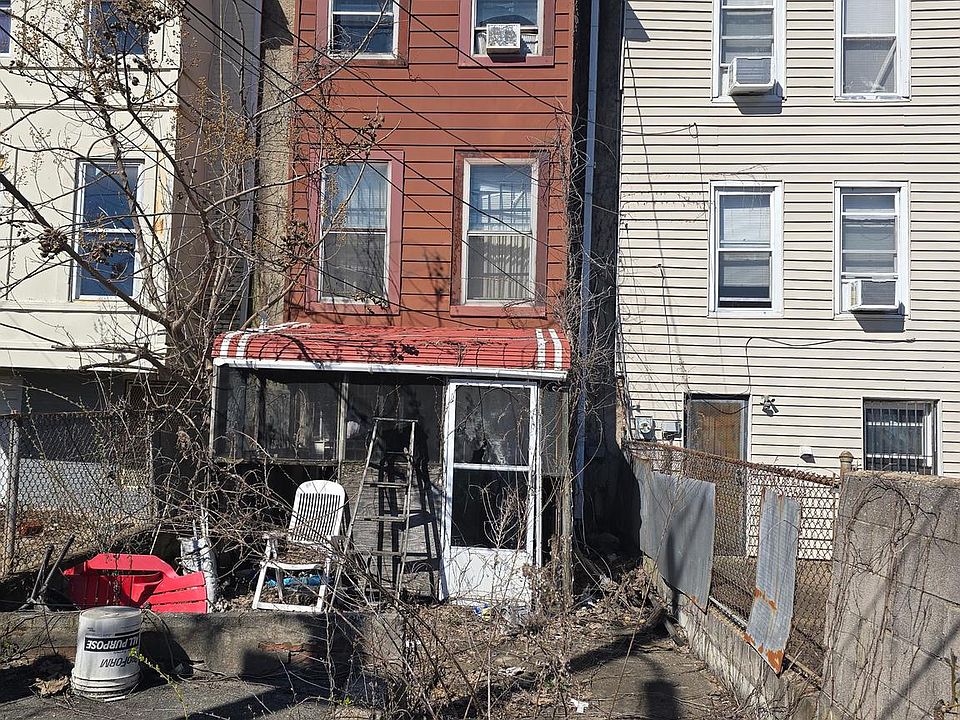 2nd image of 633 N Fulton Ave