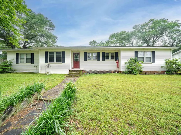 206 Summit Dr, Gilmer, TX 75644