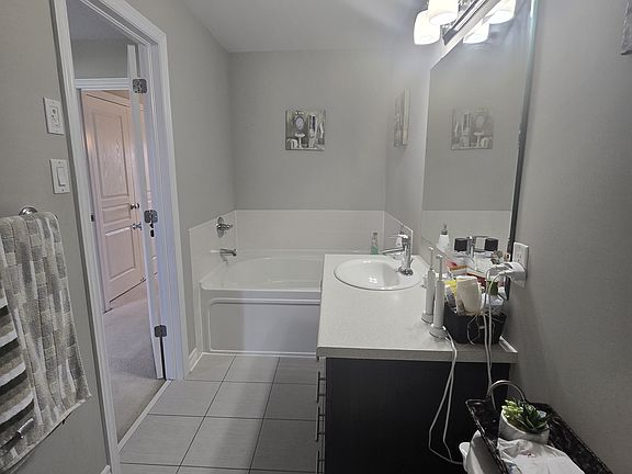 4th image of 143 Popplewell Cres