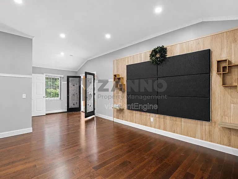 40 Olney Ave — Photo 17