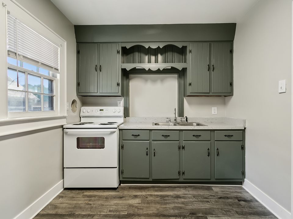 1st image of 10710 Jefferson Ave #1B-1Ba-850Sqft