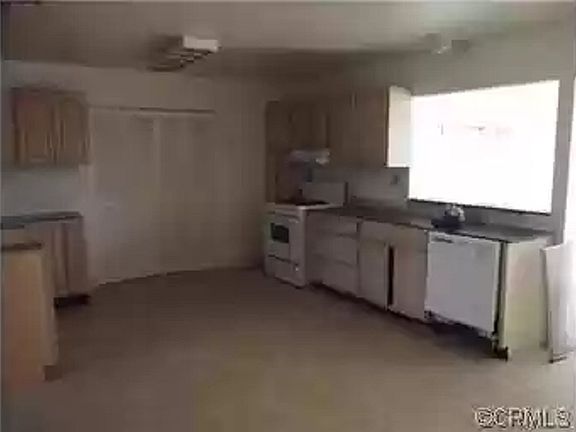 4th image of 2839 S Desert Forest Ave