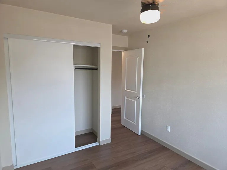 1805 Saint James Pl — Photo 14