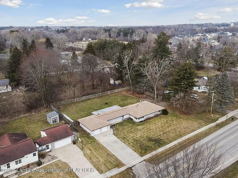 5953 Okemos Rd — Photo 16