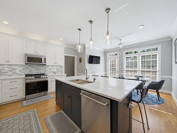 4th image of 3500 Proprietor Way