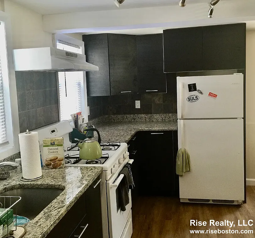 3 bed, 1.5 bath, $4,200 — Photo 1