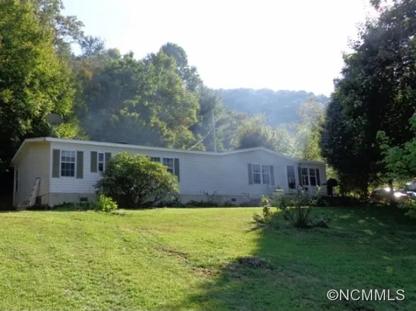 645 Smokey Cove Rd, Canton, NC 28716