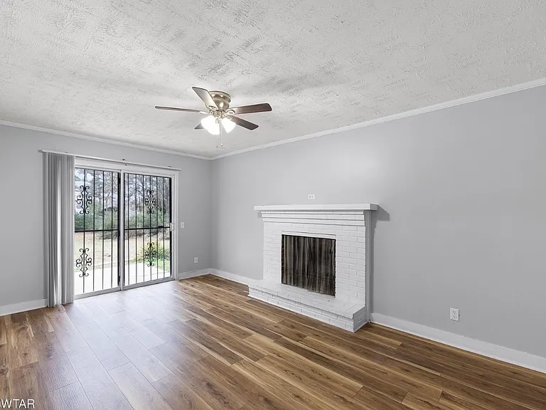 105 Montclair Dr — Photo 9