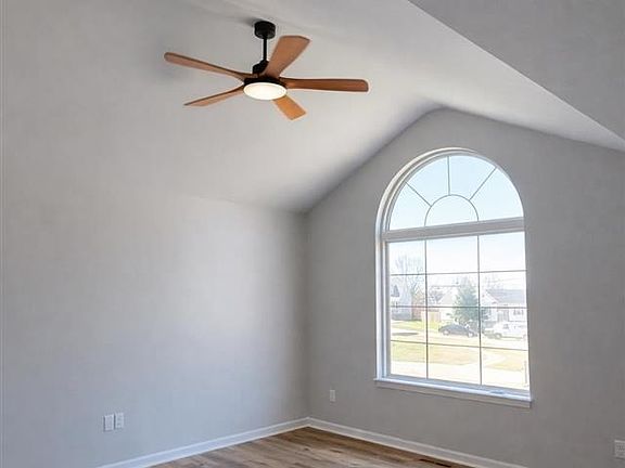 5th image of 113 Sharon Ct
