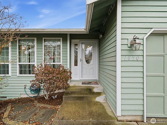 3rd image of 1850 NE 11th Avenue