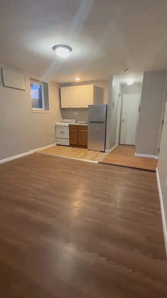 47 Lenox Ave — Photo 2