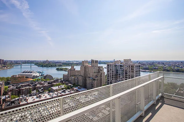 Rented by Bond New York | media 358