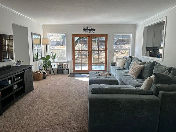 4th image of 25908 Bear Valley Rd