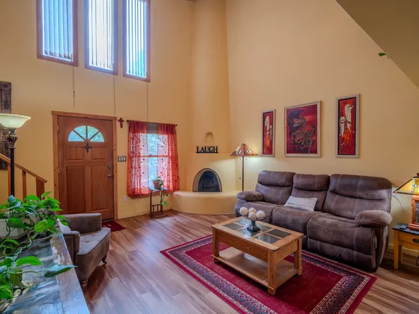 4116 Cheyenne Cir, Santa Fe, NM 87507