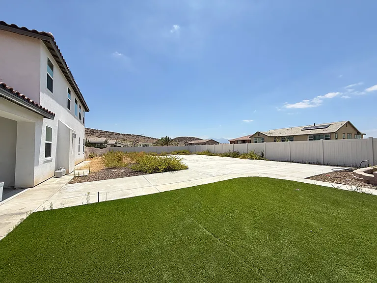 14072 Volare Ct — Photo 32
