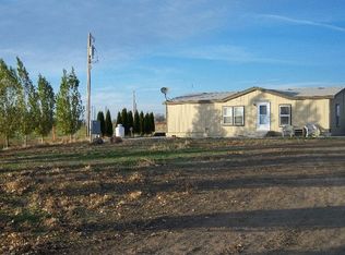 170 Hawk Ln, Connell, WA 99326