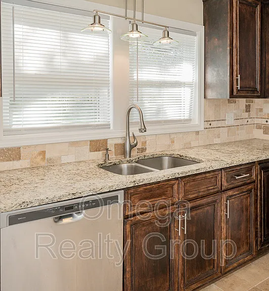 1808 Wilson Dr — Photo 13