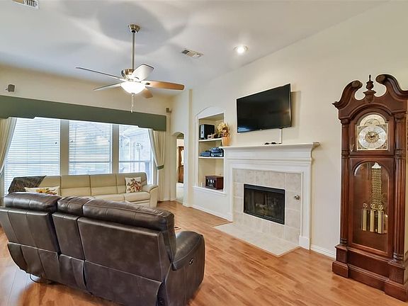3rd image of 1016 Muirfield Dr