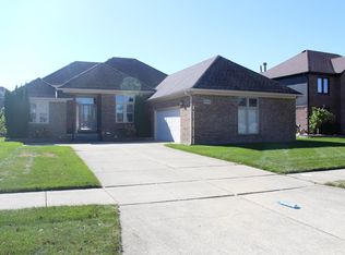 21432 Mackenzie Dr, Macomb, MI 48044