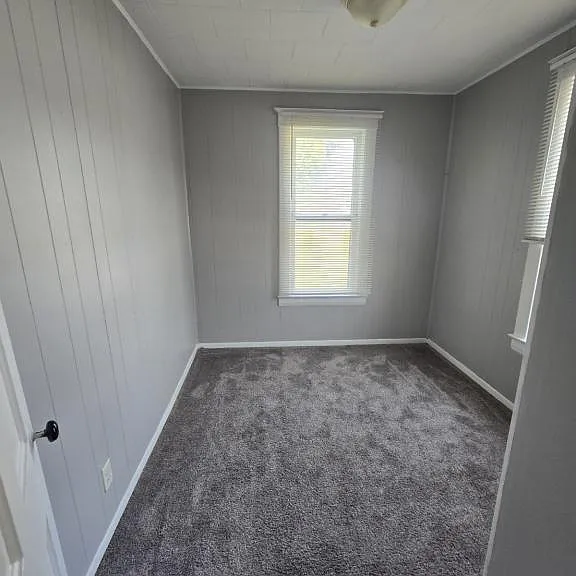 402 SW 3rd St — Photo 12