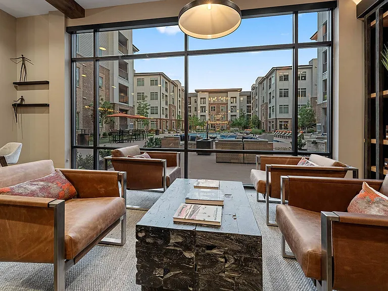 Knox at Metrocenter Apartments — Photo 3
