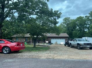 1443 Harness Rd, Festus, MO 63028